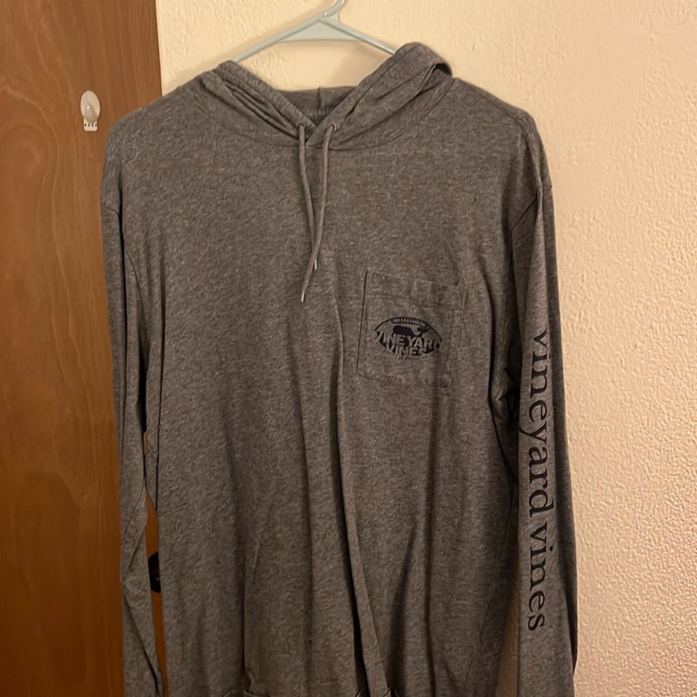 Vineyard Vines Men’s long sleeve Grey, football theme, Size M